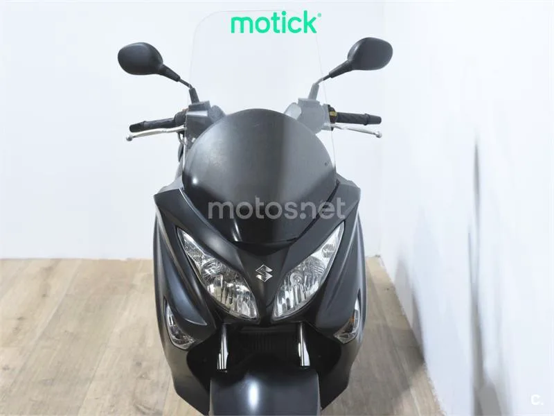 Suzuki Burgman 125 - Vista 10