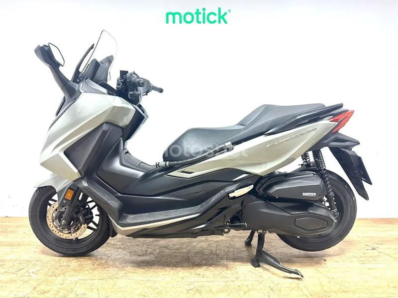 Honda Forza 350 - Vista 7