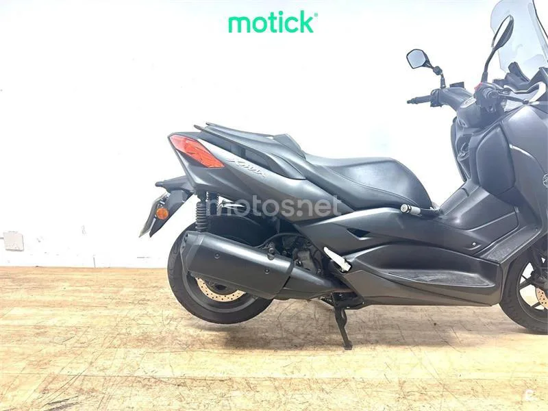 Yamaha XMAX 300 - Vista 3