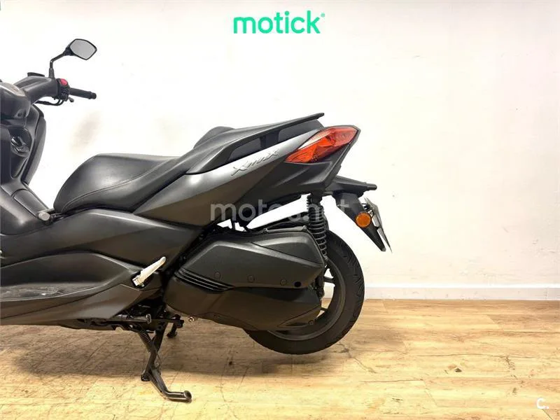 Yamaha XMAX 300 - Vista 9
