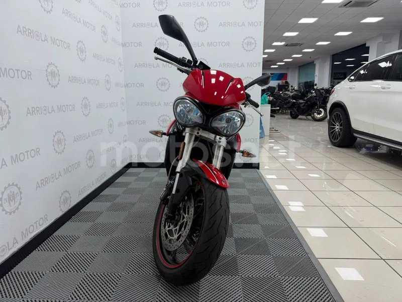 Triumph Street Triple - Vista 4