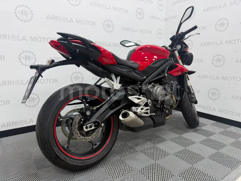 Triumph Street Triple - Vista 7