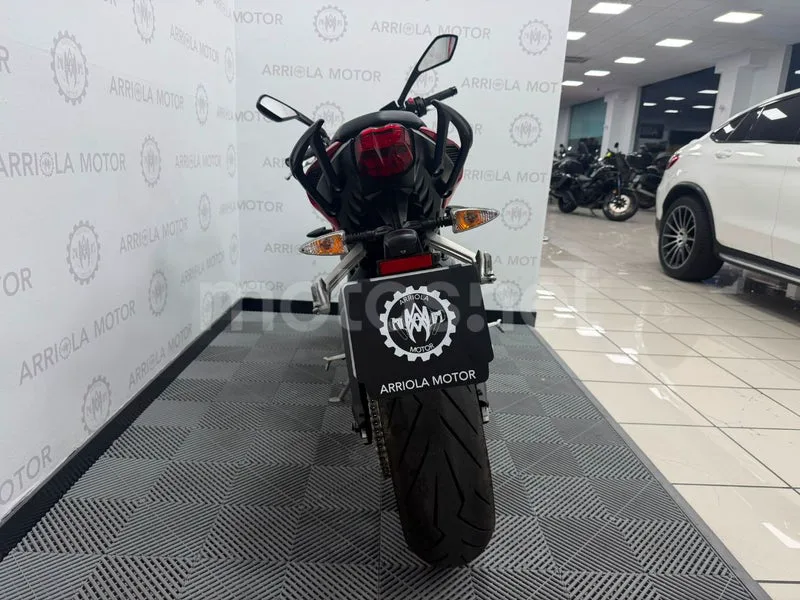 Triumph Street Triple - Vista 8