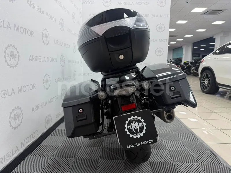 Honda Rebel 1100T - Vista 8