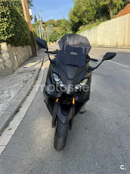 Yamaha TMAX - Vista 3