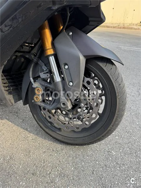 Yamaha TMAX - Vista 7