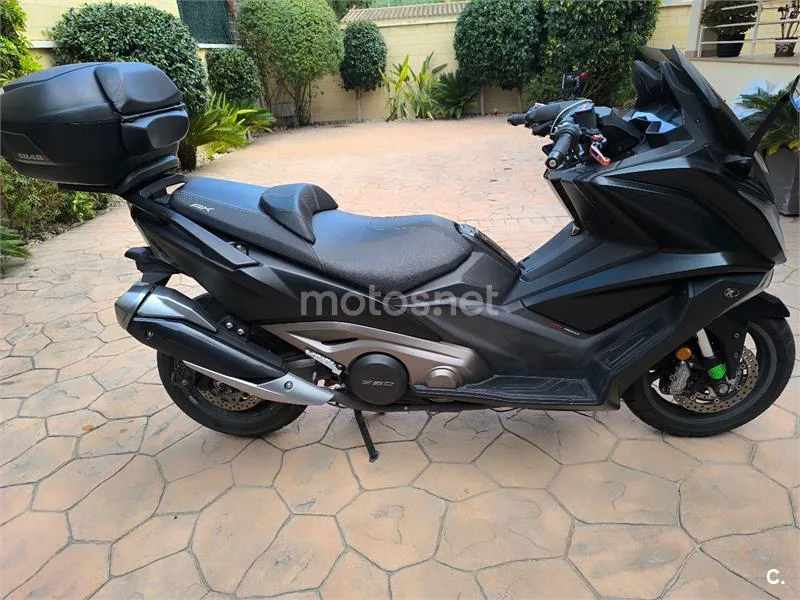 Kymco AK 550 - Vista 3
