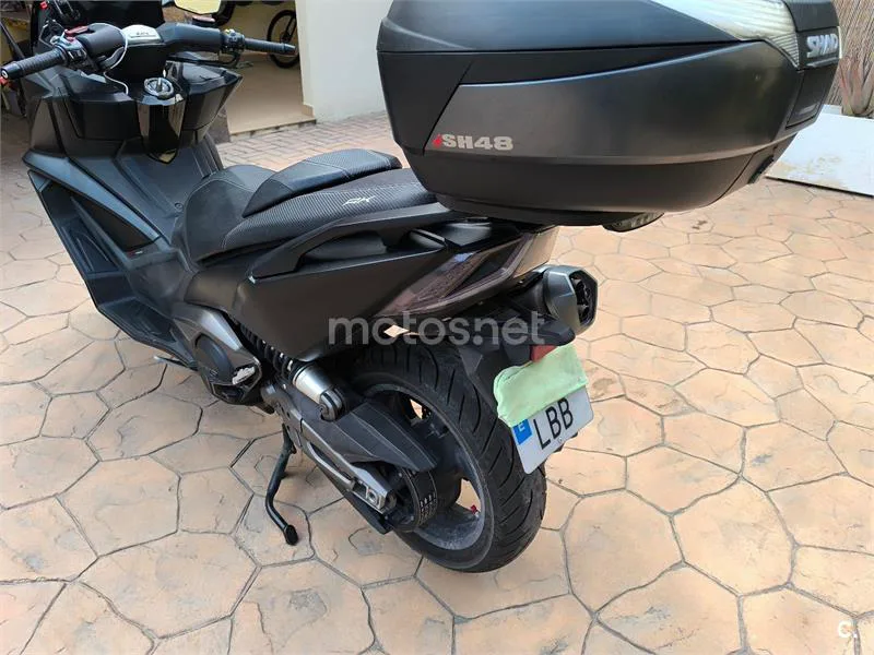 Kymco AK 550 - Vista 5