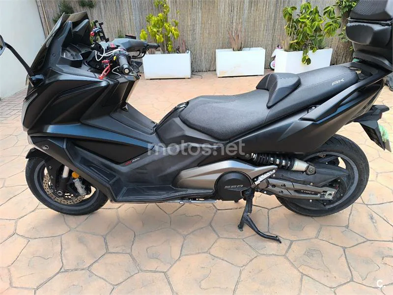 Kymco AK 550 - Vista 6