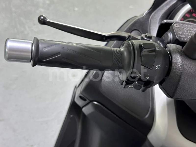 Yamaha XMAX 125 - Vista 12