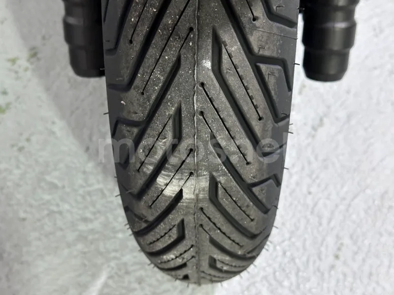 Yamaha XMAX 125 - Vista 15