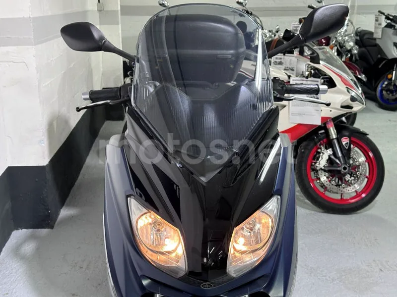 Yamaha XMAX 125 - Vista 9
