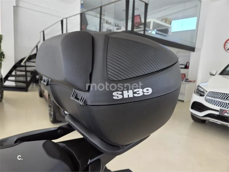 Honda ADV350 - Vista 3