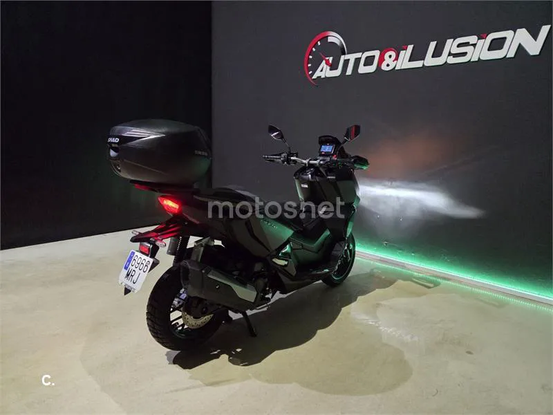 Honda ADV350 - Vista 7