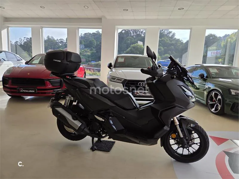 Honda ADV350 - Vista 8