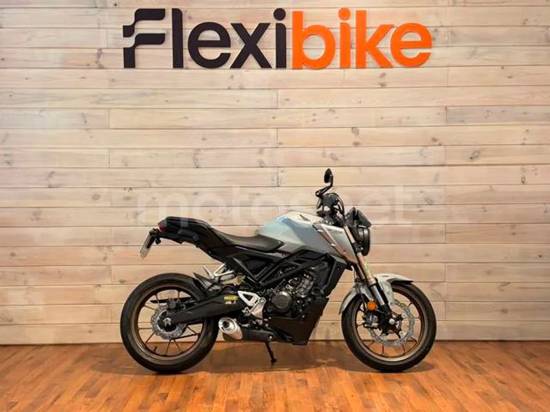 Honda CB125R - Vista 3