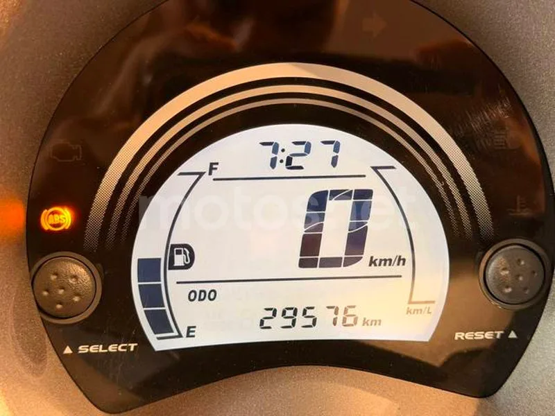 Yamaha NMAX - Vista 12