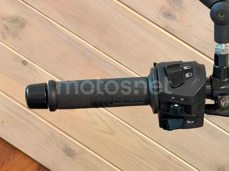 Husqvarna Vitpilen 401 - Vista 12