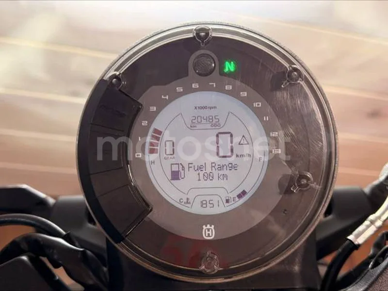Husqvarna Vitpilen 401 - Vista 13