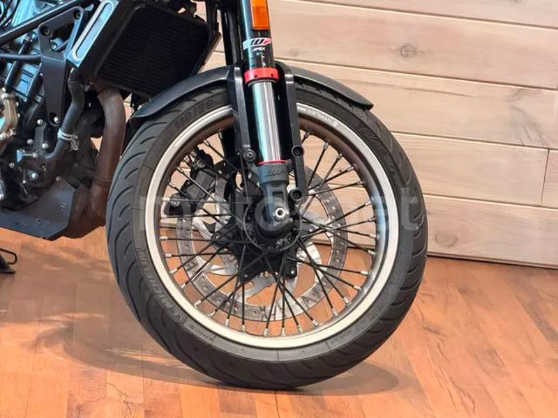 Husqvarna Vitpilen 401 - Vista 9