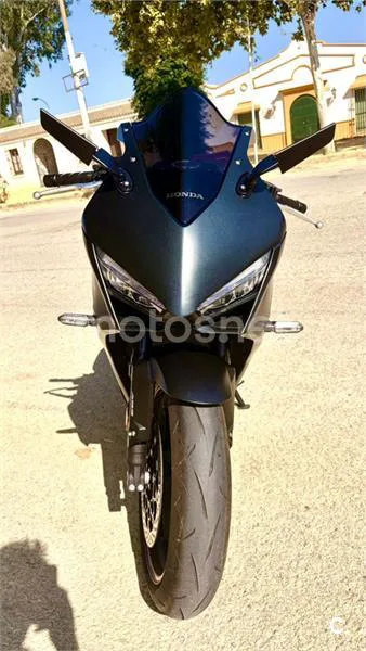 Honda CBR650R - Vista 4