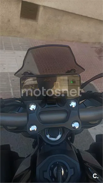 Honda CB650R - Vista 19
