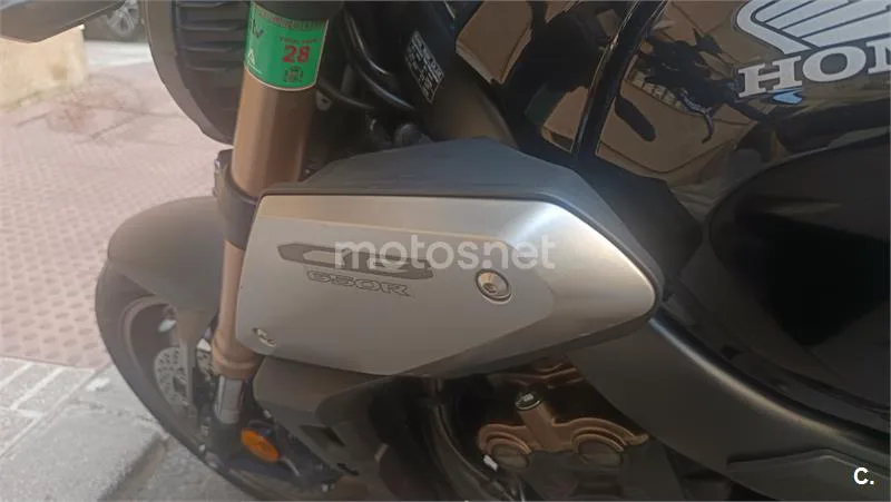 Honda CB650R - Vista 5