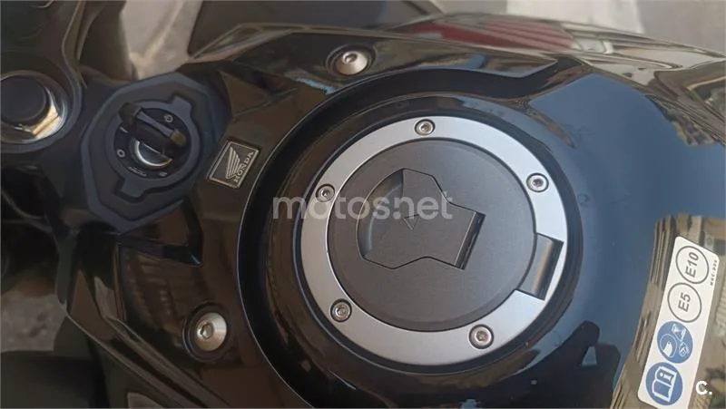 Honda CB650R - Vista 6