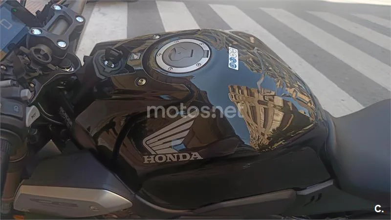 Honda CB650R - Vista 9