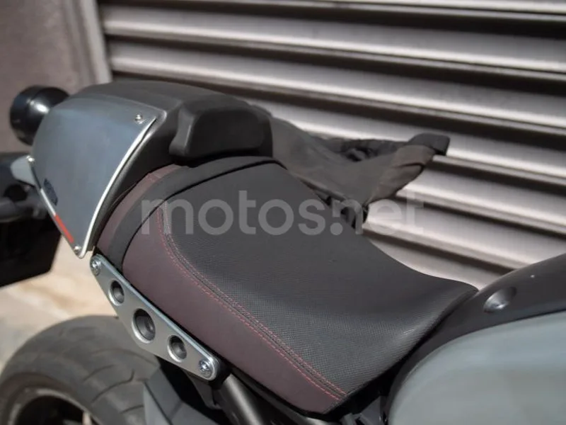 Yamaha XSR900 - Vista 11