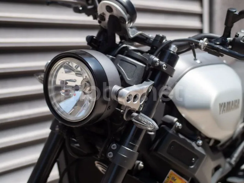 Yamaha XSR900 - Vista 15