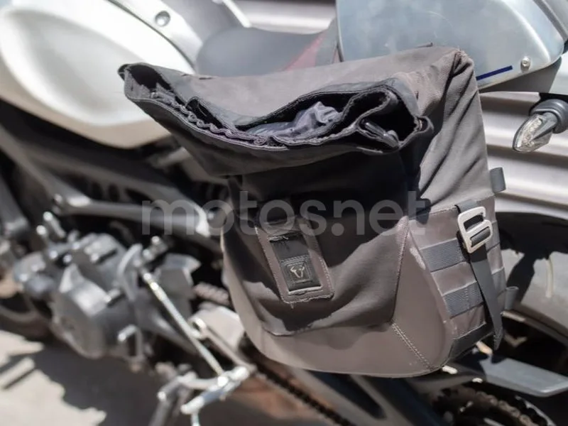 Yamaha XSR900 - Vista 18