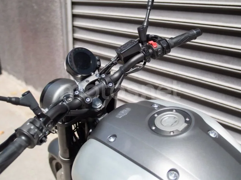 Yamaha XSR900 - Vista 19