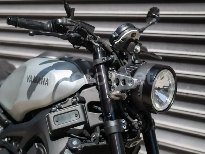 Yamaha XSR900 - Vista 3