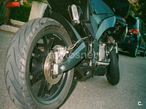 Aprilia Tuono 125 - Vista 5