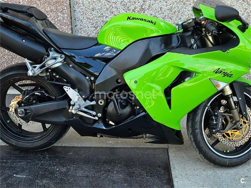 Kawasaki Ninja ZX-10R - Vista 4