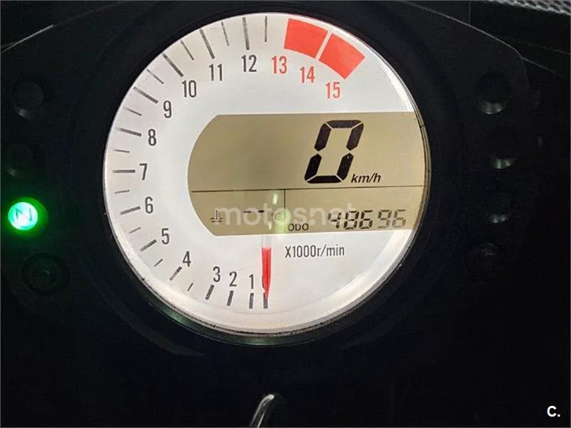 Kawasaki Ninja ZX-10R - Vista 10