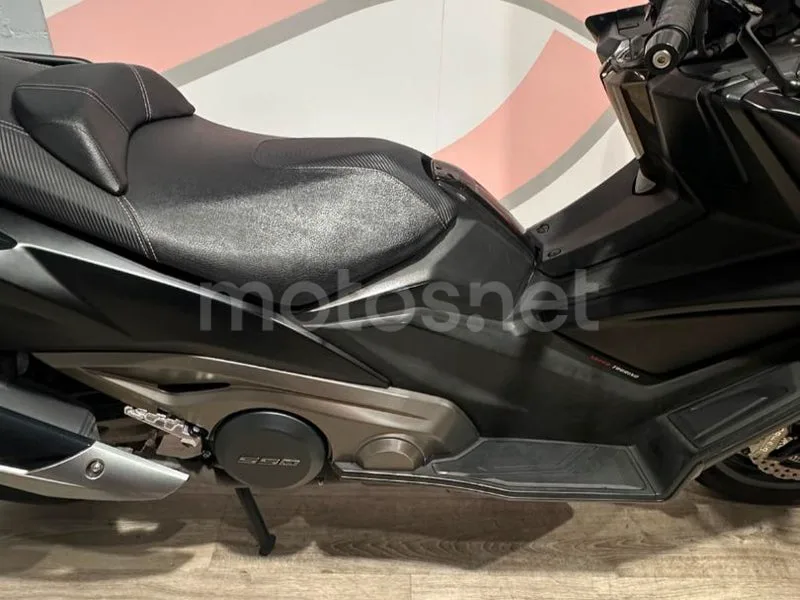 Kymco AK 550 - Vista 11