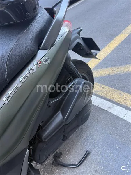 Piaggio Beverly 300 - Vista 3