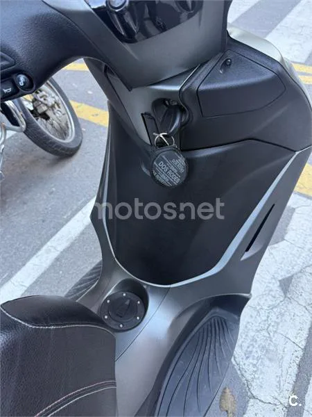 Piaggio Beverly 300 - Vista 5