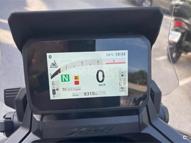 Honda X-ADV - Vista 4