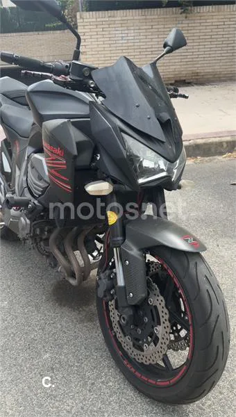 Kawasaki Z800 - Vista 6