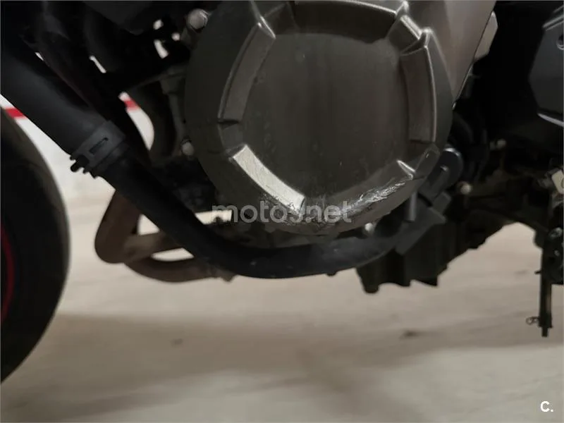 Kawasaki Z800 - Vista 12