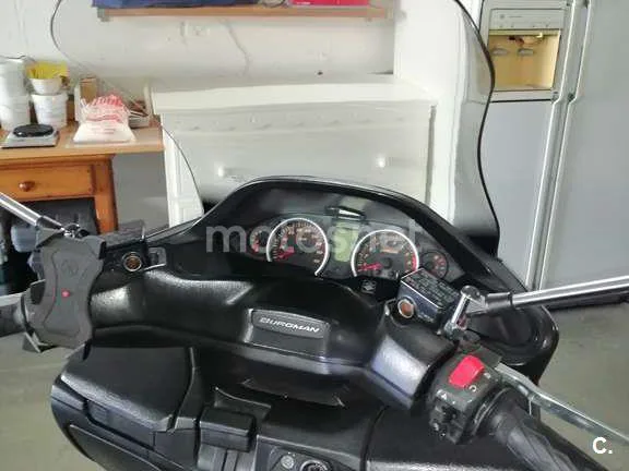 Suzuki Burgman 400 - Vista 7