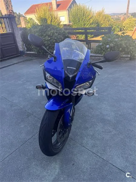 Honda CBR600RR - Vista 3
