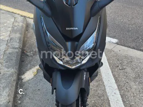 Honda Forza 350 - Vista 4