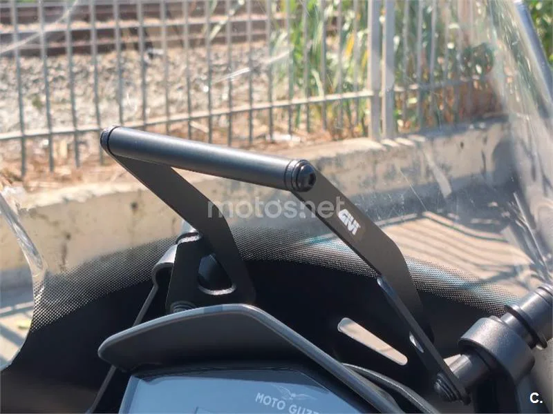 Moto Guzzi V85 TT - Vista 14