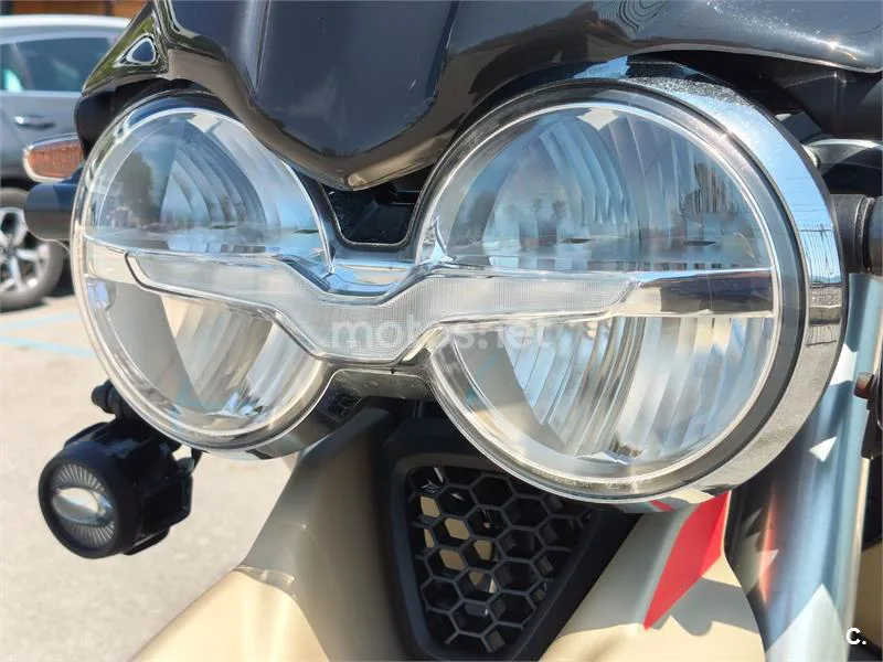 Moto Guzzi V85 TT - Vista 21