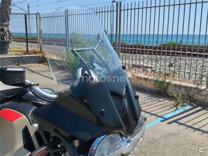 Moto Guzzi V85 TT - Vista 4