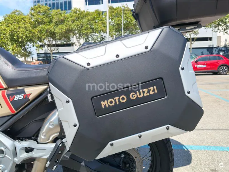Moto Guzzi V85 TT - Vista 8